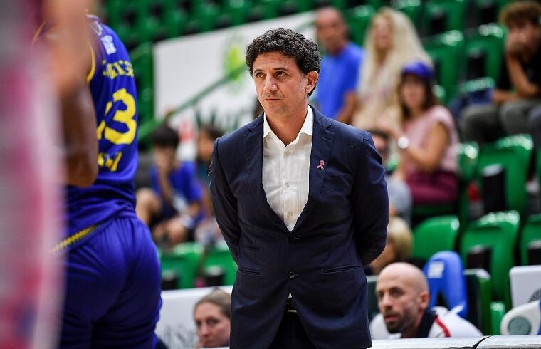 Antonello Restivo coach della Dinamo Sassari Femminile | Foto Luigi Canu