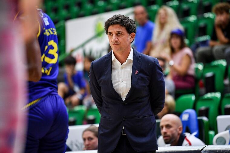 Antonello Restivo coach della Dinamo Sassari Femminile | Foto Luigi Canu