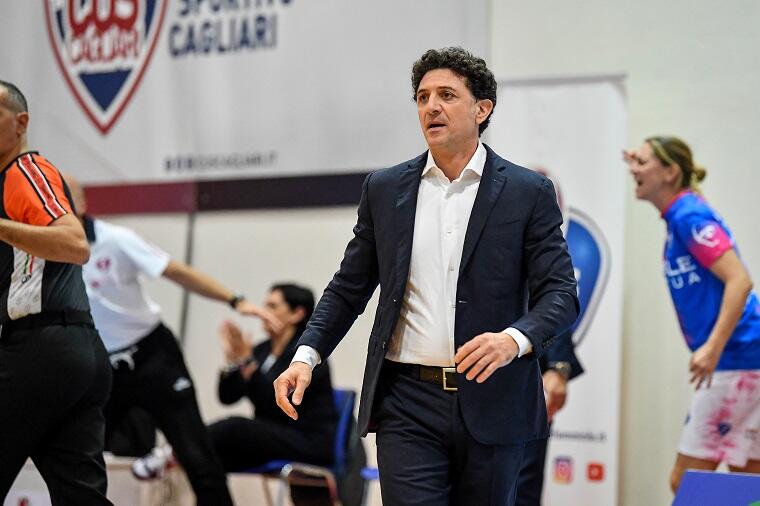 Antonello Restivo coach della Dinamo Women | Foto Luigi Canu