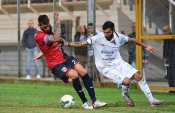 Un'immagine di Olbia-Torres in Coppa Italia | Foto Emanuele Perrone