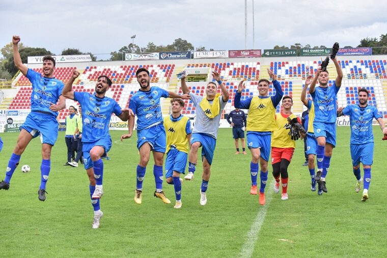 L'esultanza del Latte Dolce dopo il successo sul Budoni | Foto Alessandro Sanna