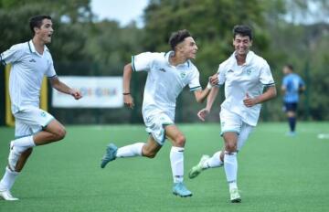 L'esultanza dell'Olbia dopo un gol | Foto Sandro Giordano