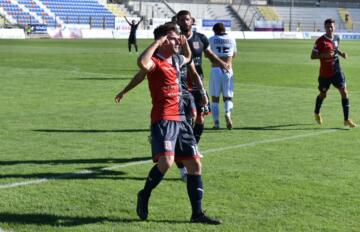 L'esultanza di Ruocco dopo il gol al Siena | Foto Alessandro Sanna