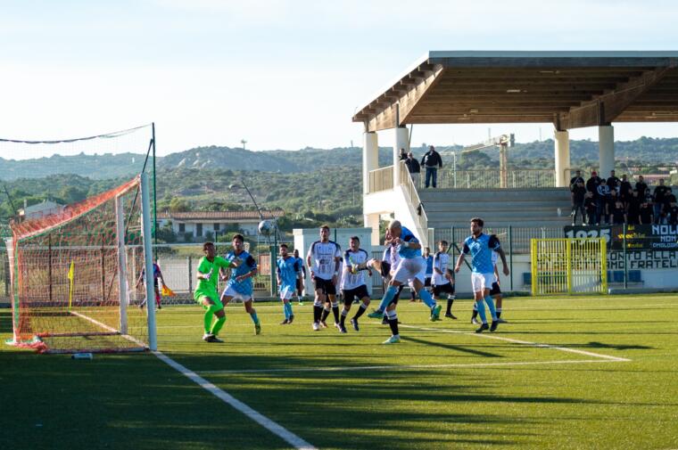Il gol di testa di Contucci per l'Ilvammadalena contro il Nola