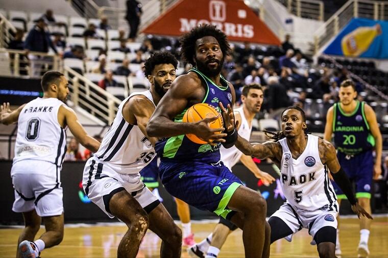 Chinanu Onuaku in Paok-Dinamo | Foto FIBA