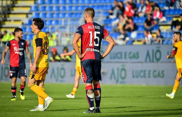 La delusione di Giorgio Altare dopo il gol concesso al Pisa | Foto Luigi Canu