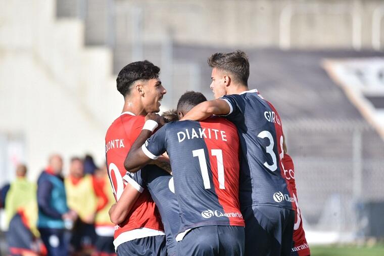 L'esultanza della Torres dopo il gol dell'1-0 all'Imolese | Foto Alessandro Sanna