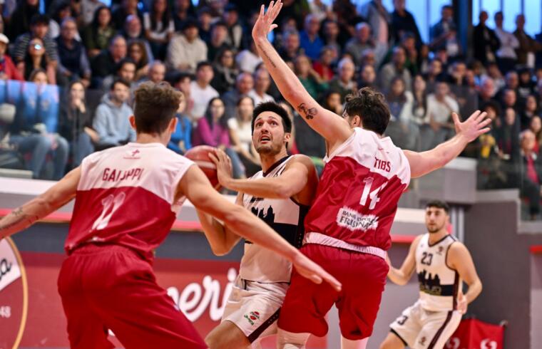 Federico Perez Da Rold, ala dell'Esperia Olimpia Cagliari, in azione contro Ferentino | Foto Andrea Chiaramida