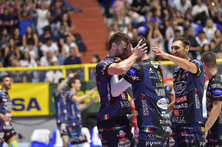 La festa della Sir Safety Perugia per la conquista della Supercoppa Italiana