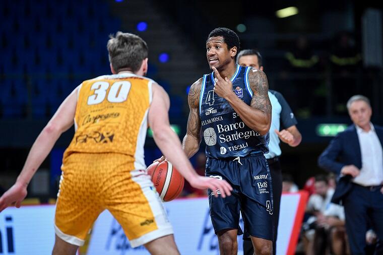 Gerald Robinson durante Carpegna Prosciutto VL Pesaro - Banco di Sardegna Dinamo Sassari | Foto L.Canu / Ciamillo-Castoria