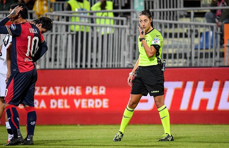 Maria Sole Ferrieri Caputi arbitro di Cagliari-Parma | Foto Luigi Canu