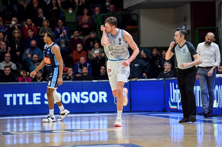 Eimantas Bendzius esulta dopo una tripla in Dinamo-Napoli | Foto Luigi Canu