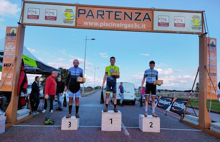 Il podio della batteria dei 60' del Trofeo Monte Linas di Ciclocross