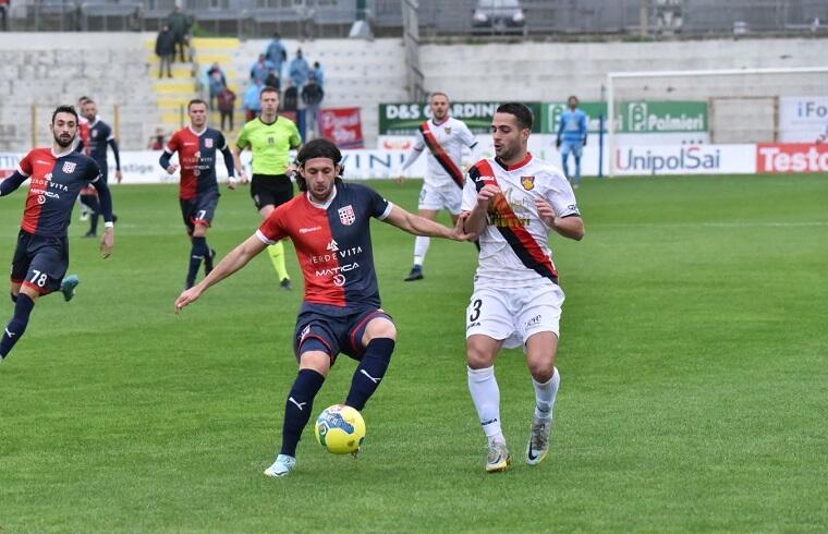 Ferrante in azione durante la sfida contro il Gubbio | Foto di Alessandro Sanna