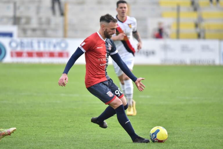 Stefano Scappini, attaccante della Torres | Foto Alessandro Sanna