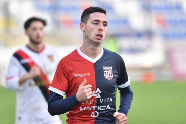 Samuele Pinna, centrocampista della Torres | Foto Alessandro Sanna