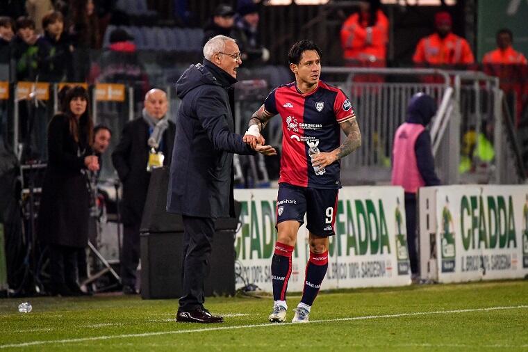 Claudio Ranieri e Gianluca Lapadula esultano dopo il gol del 2-0 alla Spal | Foto Luigi Canu