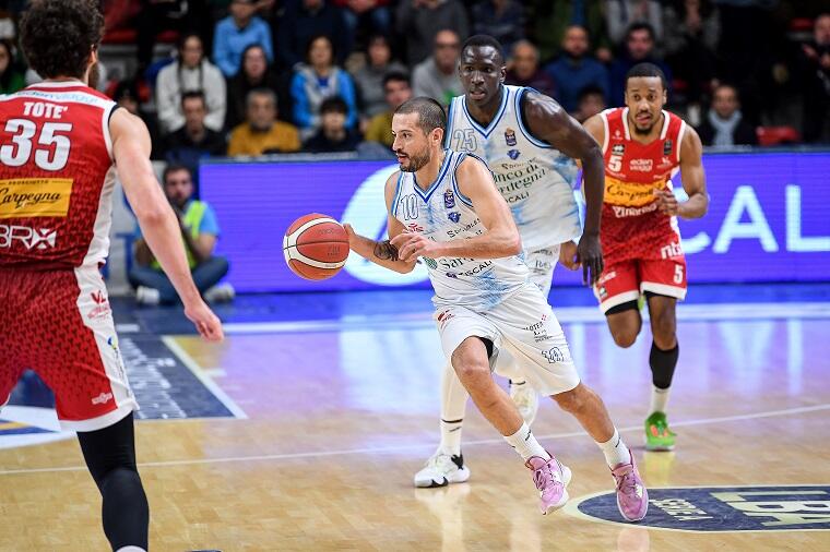 Massimo Chessa durante Banco di Sardegna Dinamo Sassari - Carpegna Prosciutto VL Pesaro | Foto L.Canu / Ciamillo-Castoria