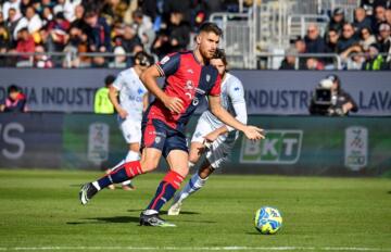 Giorgio Altare durante Cagliari-Como | Foto Luigi Canu