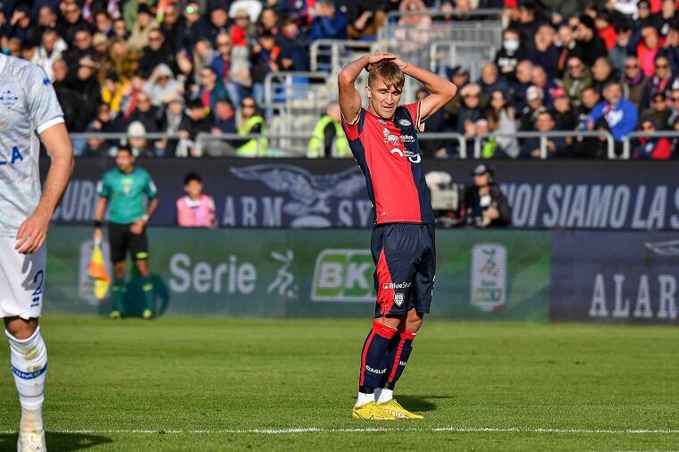 Christos Kourfalidis durante Cagliari-Como | Foto Luigi Canu