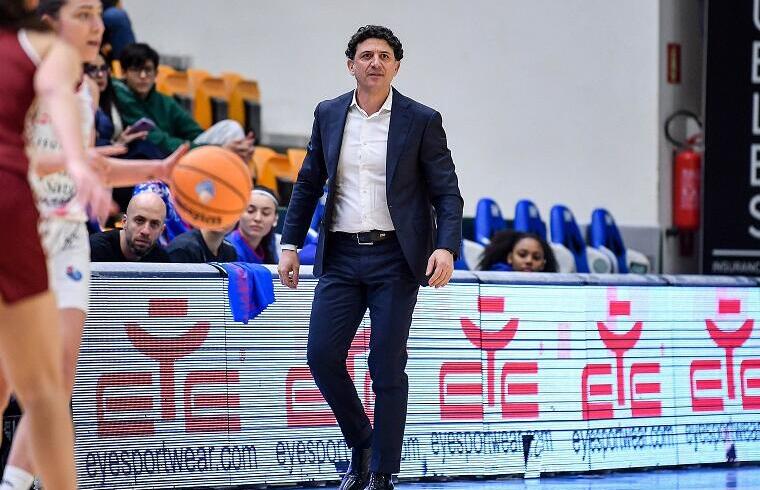 Antonello Restivo coach delle Dinamo Women | Foto Luigi Canu