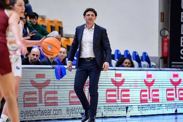 Antonello Restivo coach delle Dinamo Women | Foto Luigi Canu
