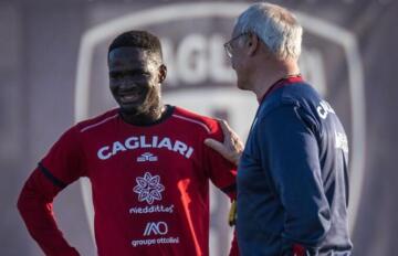 Claudio Ranieri e Luvumbo durante l'allenamento | Foto Cagliari Calcio