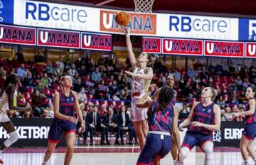 Uno scatto della sfida del Taliercio tra Reyer Venezia e Dinamo Sassari Women | Foto FIBA