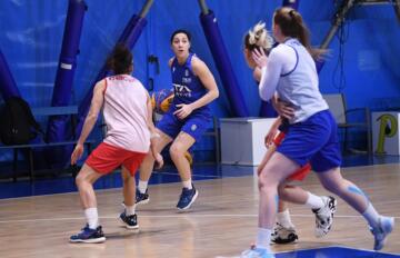 Debora Carangelo in allenamento con l'Italia | Foto Facebook Italbasket