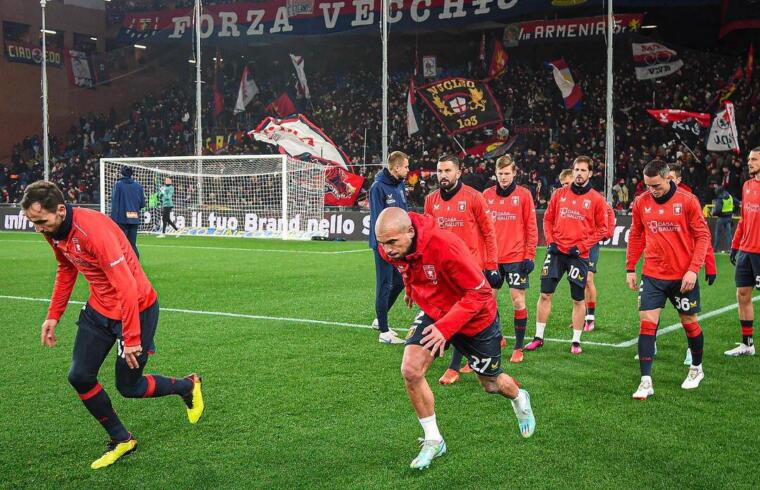 Il Genoa durante un riscaldamento pre-partita | Foto Instagram Genoa