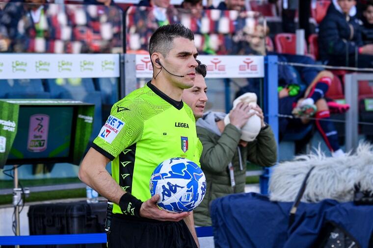 Simone Sozza arbitro di Cagliari-Benevento | Foto Luigi Canu