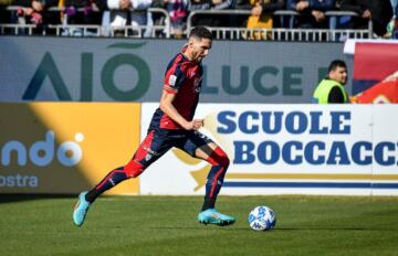 Paulo Azzi durante Cagliari-Benevento | Foto Luigi Canu