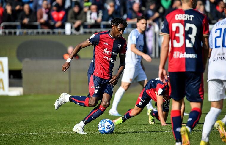 Antoine Makoumbou durante Cagliari-Benevento | Foto Luigi Canu