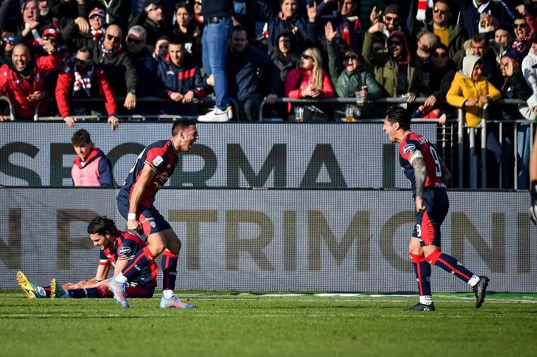 Zappa e Lapadula esultano al termine di Cagliari-Benevento | Foto Luigi Canu