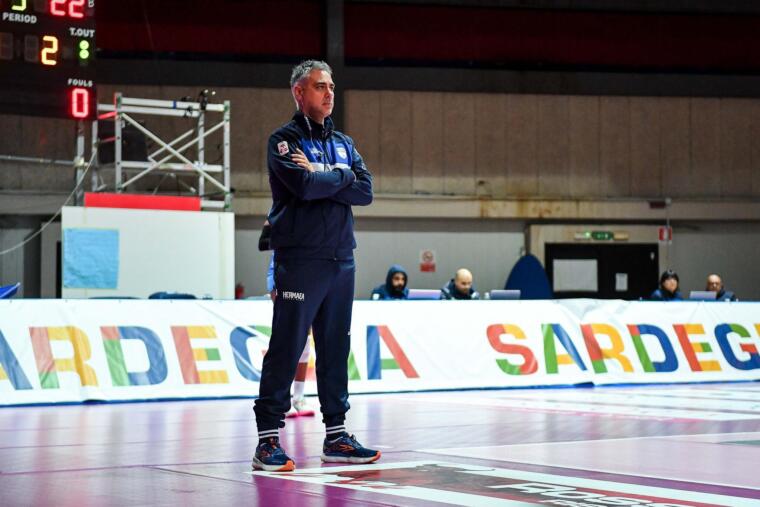 Il coach della Hermaea Olbia Dino Guadalupi | Foto Luigi Canu