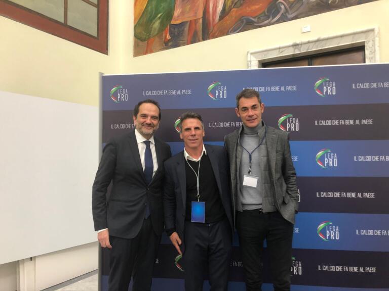 Il presidente della Torres Stefano Udassi insieme a Matteo Marani e Gianfranco Zola