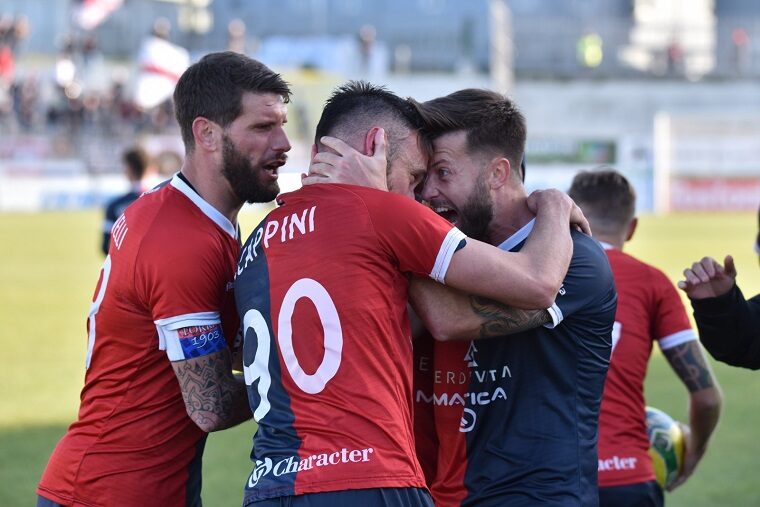 L'esultanza al gol di Scappini in Torres-Lucchese | Foto Alessandro Sanna