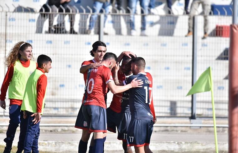 L'esultanza dei giocatori della Torres dopo il gol di Diakite nella gara contro l'Alessandria | Foto Alessandro Sanna