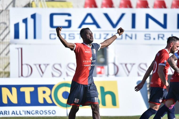 Diakite esulta dopo il gol realizzato nella sfida contro l'Alessandria | Foto di Alessandro Sanna