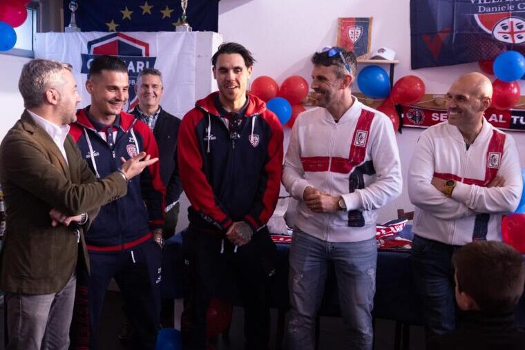 Falco e Viola in visita al Cagliari Fan Club di Villasimius | Foto Cagliari Calcio/Valerio Spano