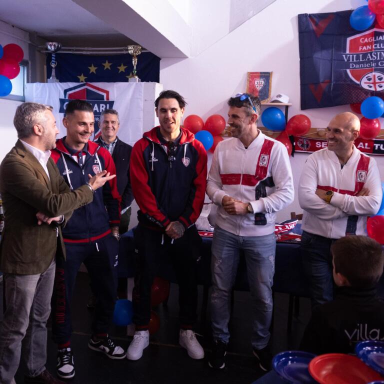 Falco e Viola in visita al Cagliari Fan Club di Villasimius | Foto Cagliari Calcio/Valerio Spano