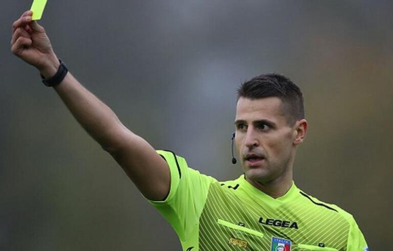 L'arbitro Daniele Perenzoni di Rovereto