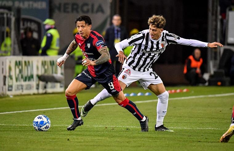 Gianluca Lapadula durante Cagliari-Ascoli | Foto Luigi Canu