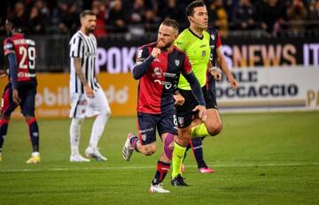 Nahitan Nandez durante Cagliari-Ascoli | Foto Luigi Canu