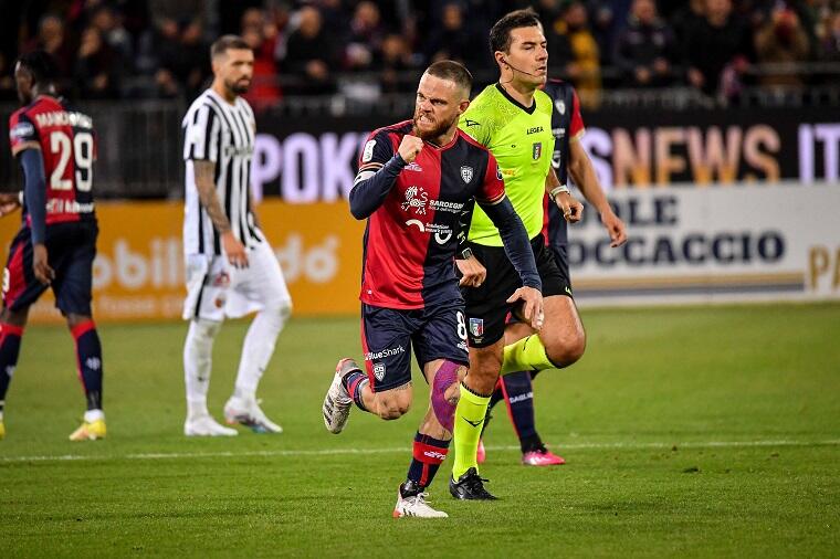 Nahitan Nandez durante Cagliari-Ascoli | Foto Luigi Canu