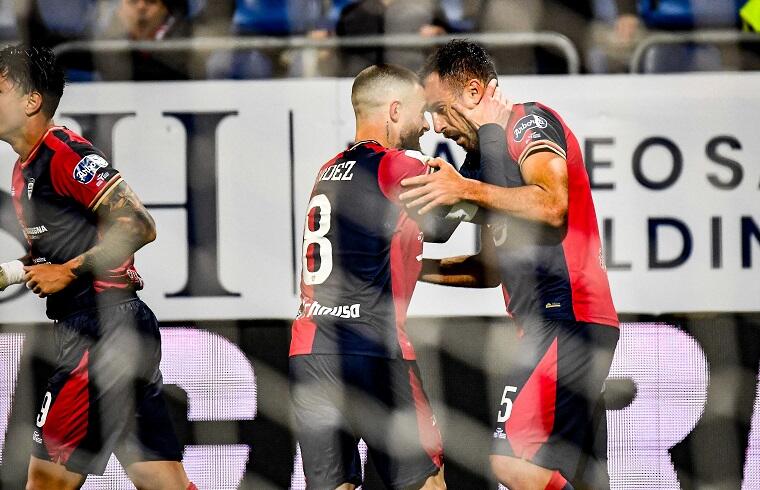Marco Mancosu e Nahitan Nandez esultano dopo il gol in Cagliari-Ascoli | Foto Luigi Canu