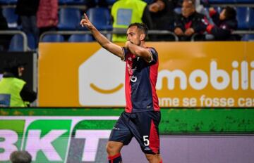 Marco Mancosu esulta dopo il gol in Cagliari-Ascoli | Foto Luigi Canu