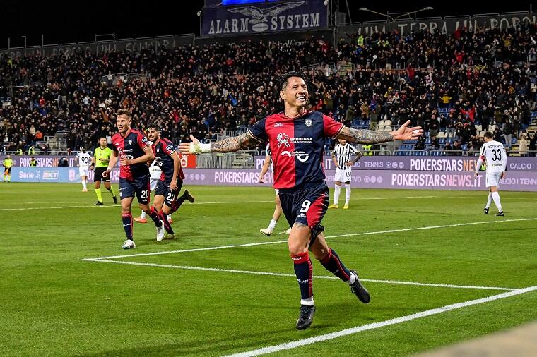 Gianluca Lapadula esulta dopo il secondo gol all'Ascoli | Foto Luigi Canu