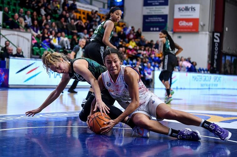 Sam Thomas durante Dinamo Woman-Magnolia Campobasso | Foto Luigi Canu
