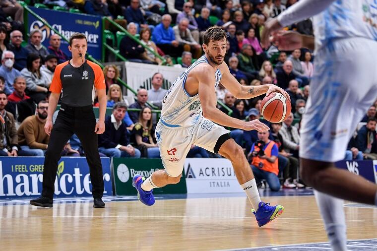 Tommaso Raspino in Dinamo Sassari-Varese | Foto Luigi Canu